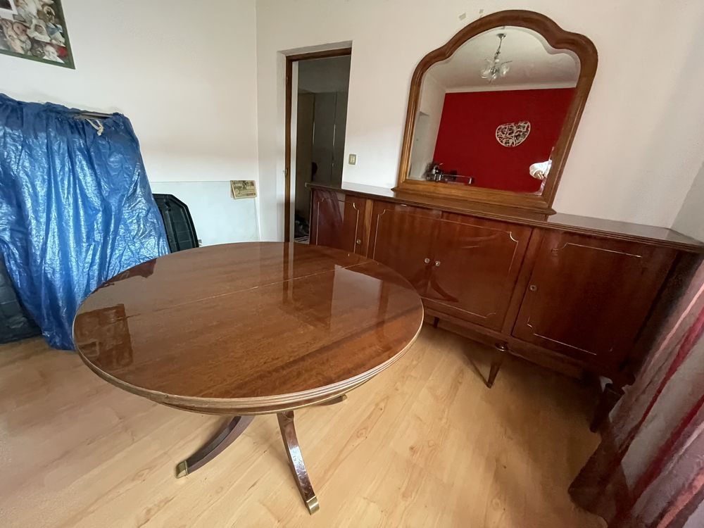 Moveis de sala jantar aparador com espelho e mesa de jantar