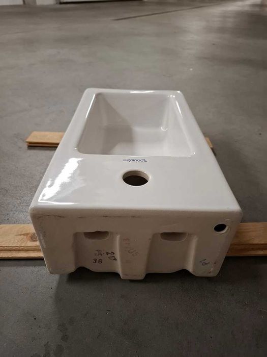Mała umywalka Duravit Vero, nowa