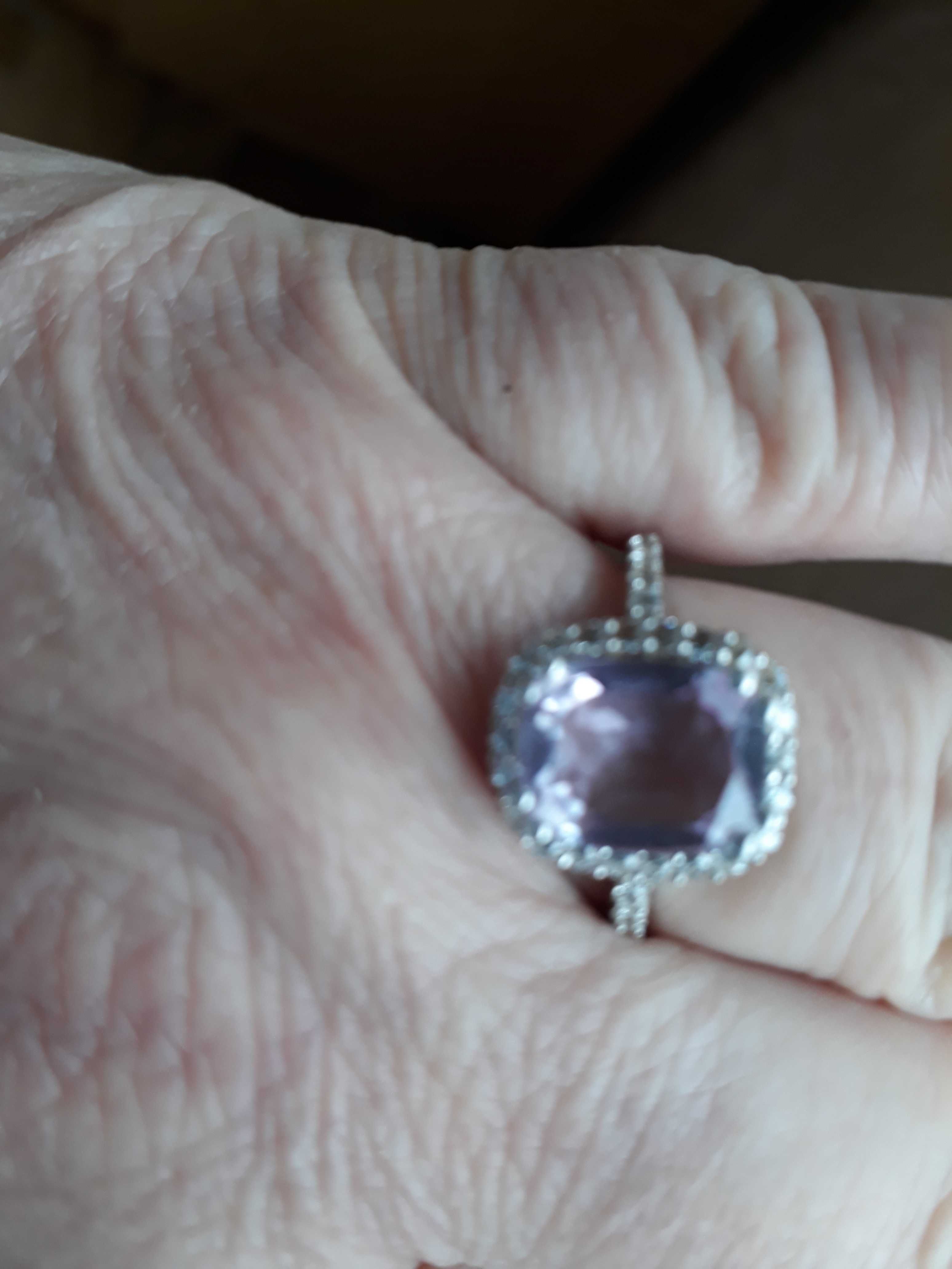 Серебряное кольцо с аметистом 18 размера.