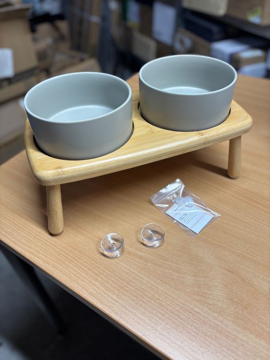 miski dla psa ceramiczne z podstawką drewnianą beżowo szary