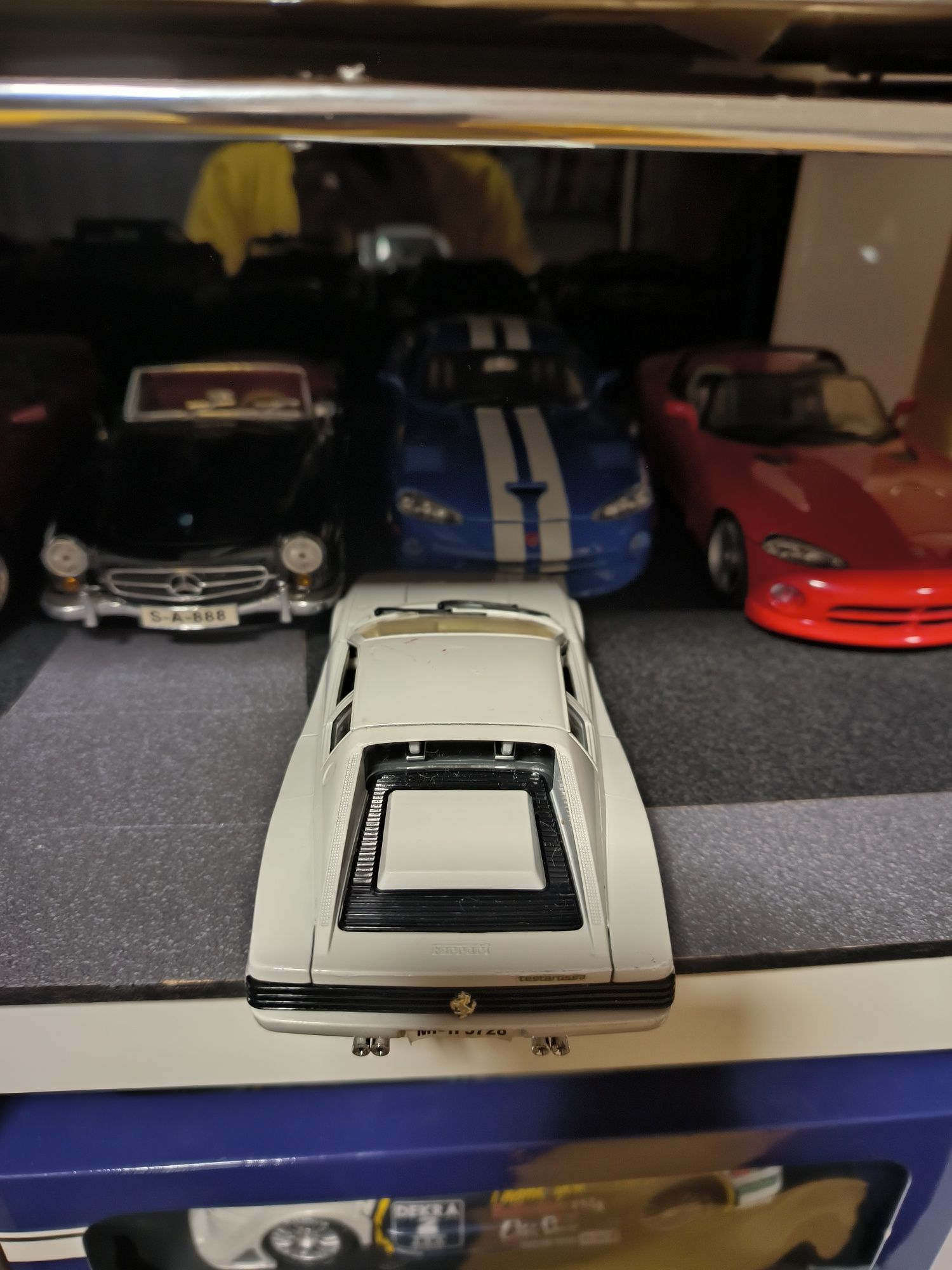 Ferrari Testarossa 1:24 Bburago Miami Vice