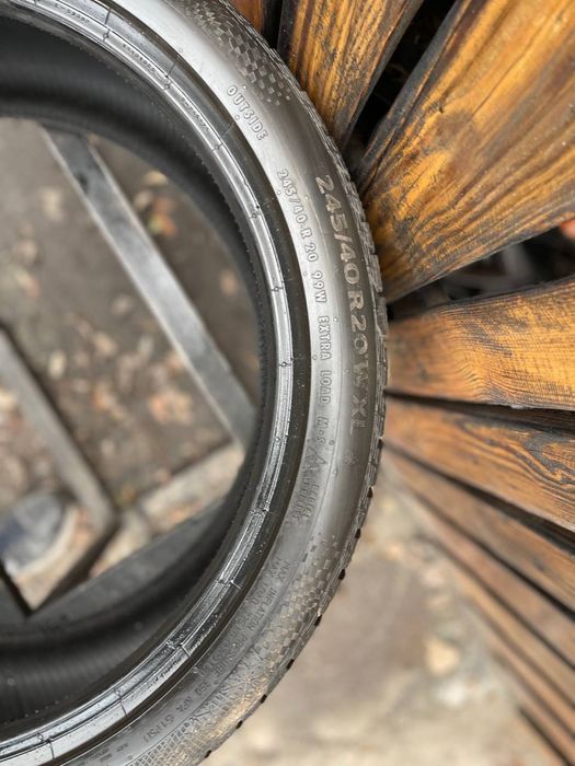 Б/у шини 245/40 r20 Continetal 24 рік