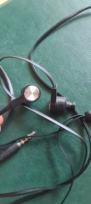 Продам навушники для гаджетів