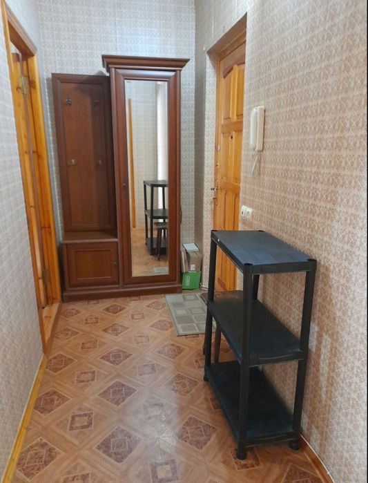 Сдам свою 1 кїмнатну квартиру метро Героев Труда .Дружби народов 202