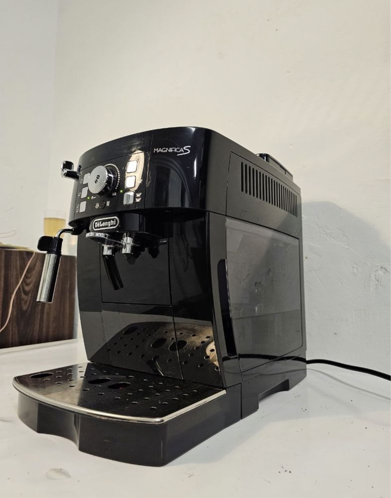 Expres Delonghi Magnifica S Esam 21.116.B