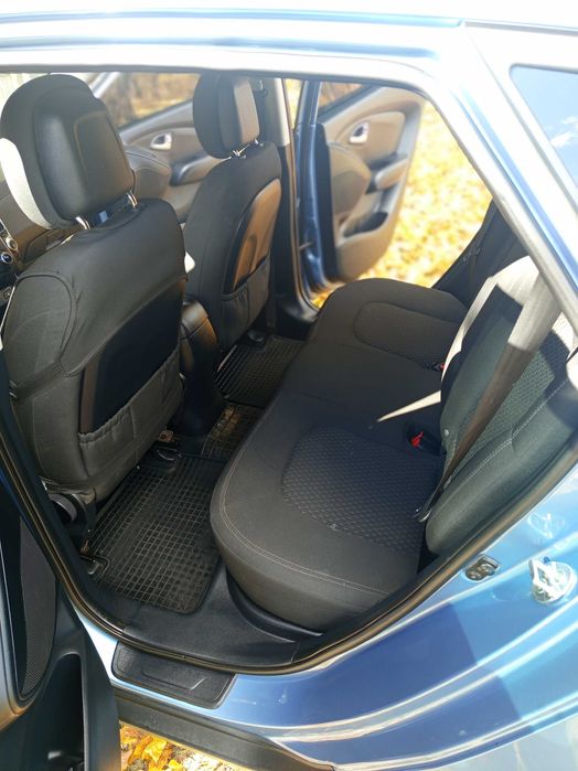 Hyundai ix 35 сів і поїхав