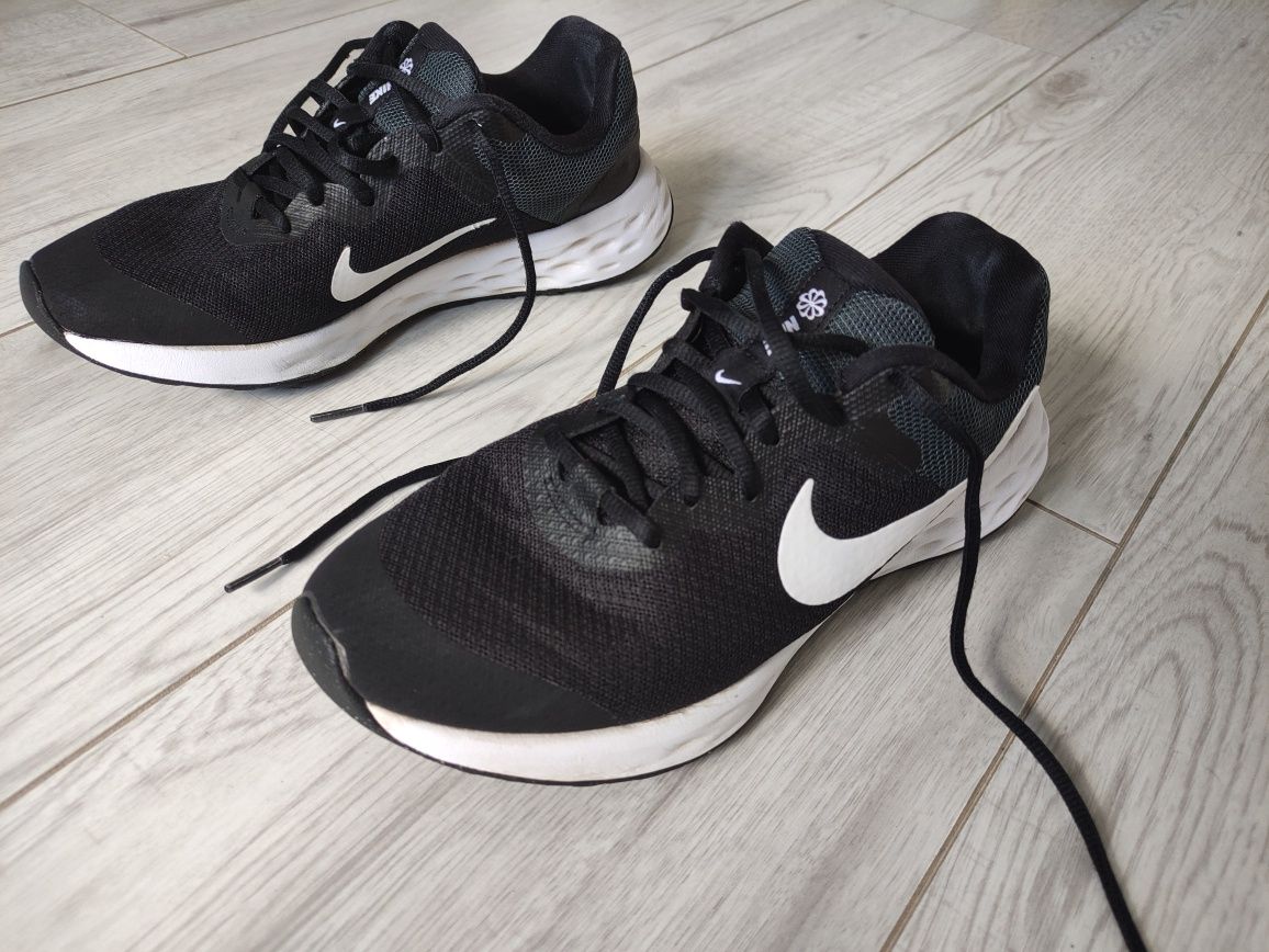 Buty NIKE r. 38 , wkładka 24 cm adidasy
