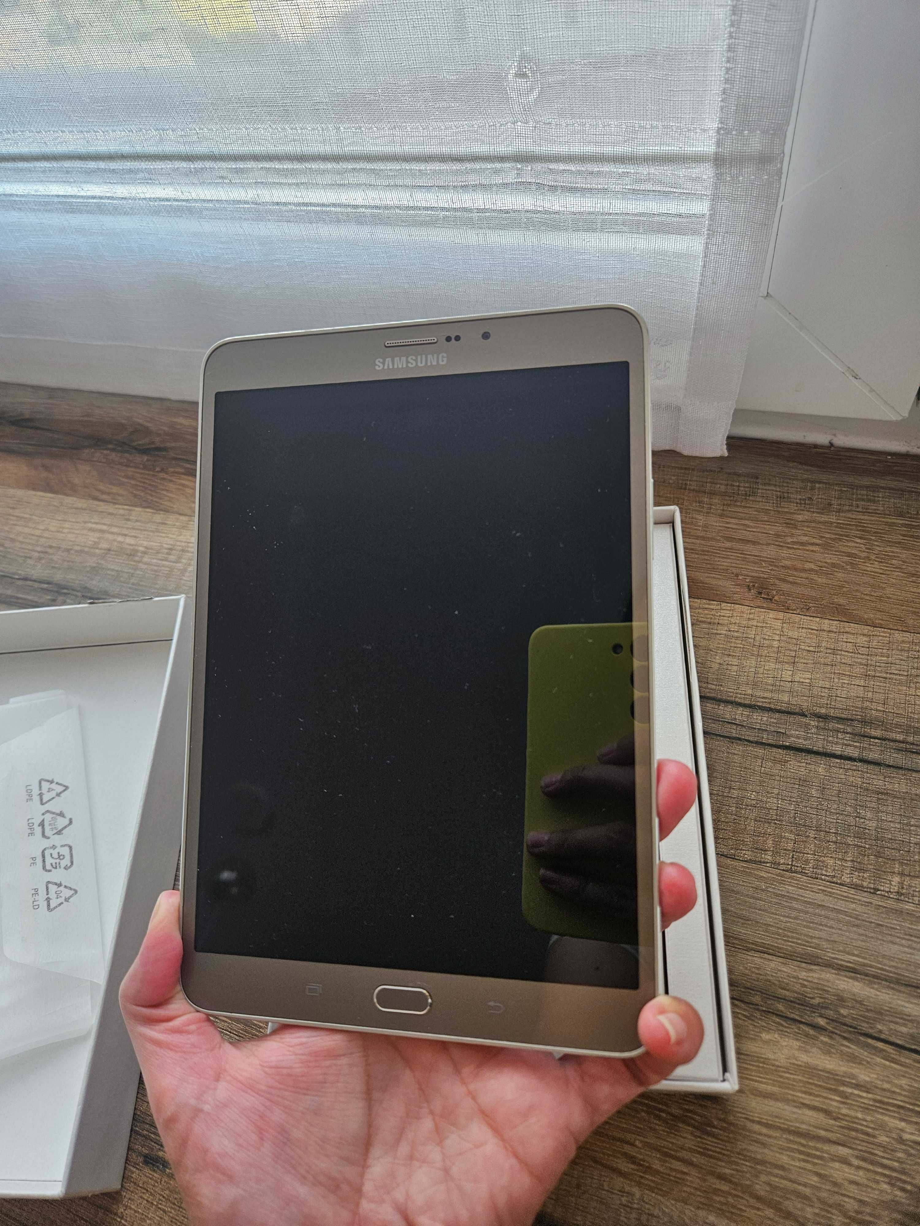 Планшет Samsung  Galaxy Tab S2 8.0 32Gb LTE ( SM- T719) 2016 року.
