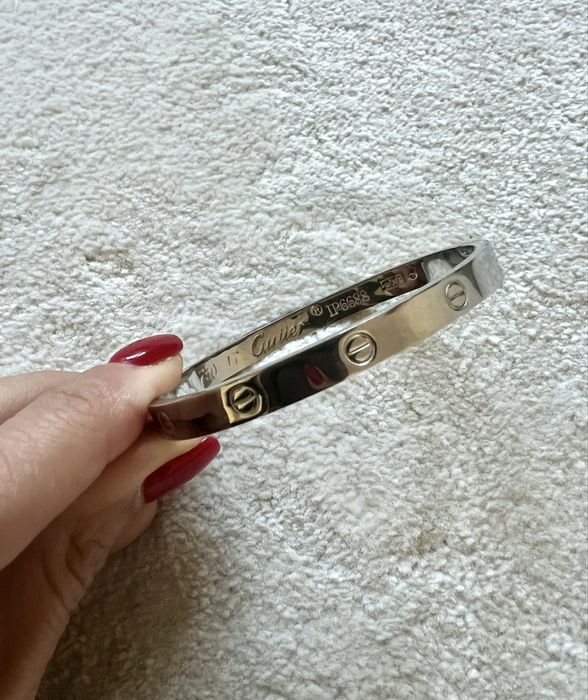 Pulseira prateada modelo da Cartier tamanho 17