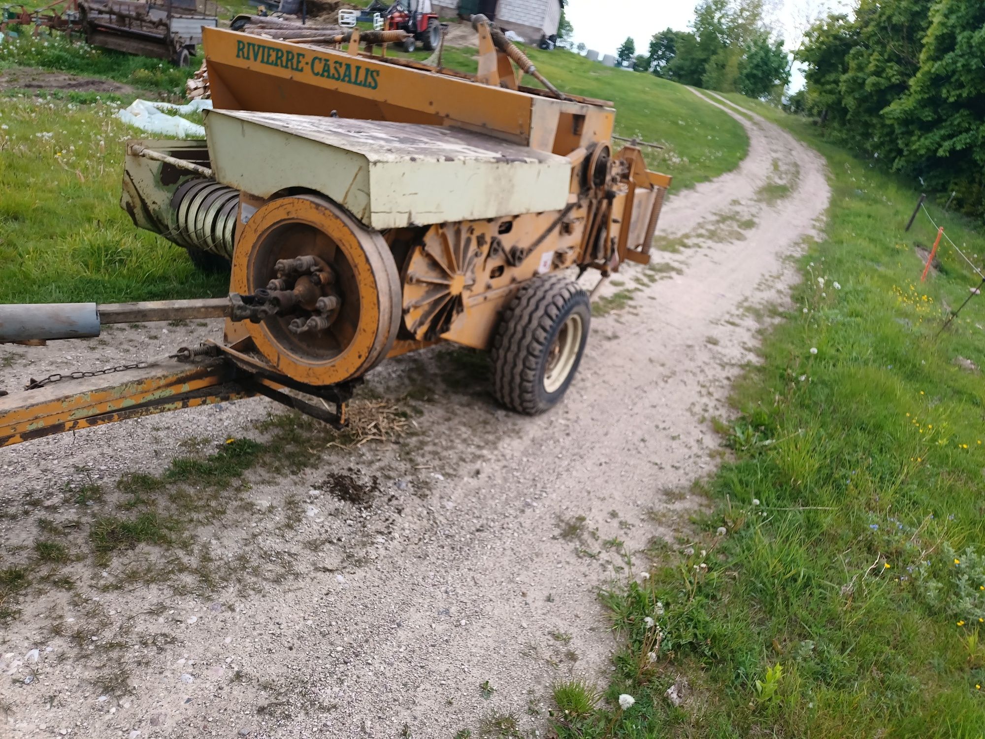 Sprzedam prasę kostkującą