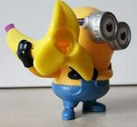 Minionki Minionek z bananem figurka McD's