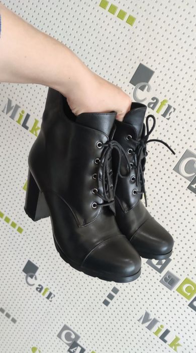 Зимние ботинки женские кожаные