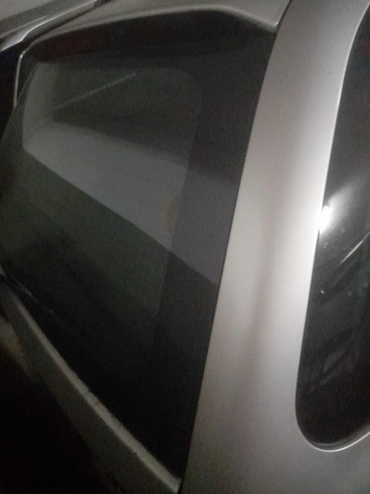 Carro honda cinzento