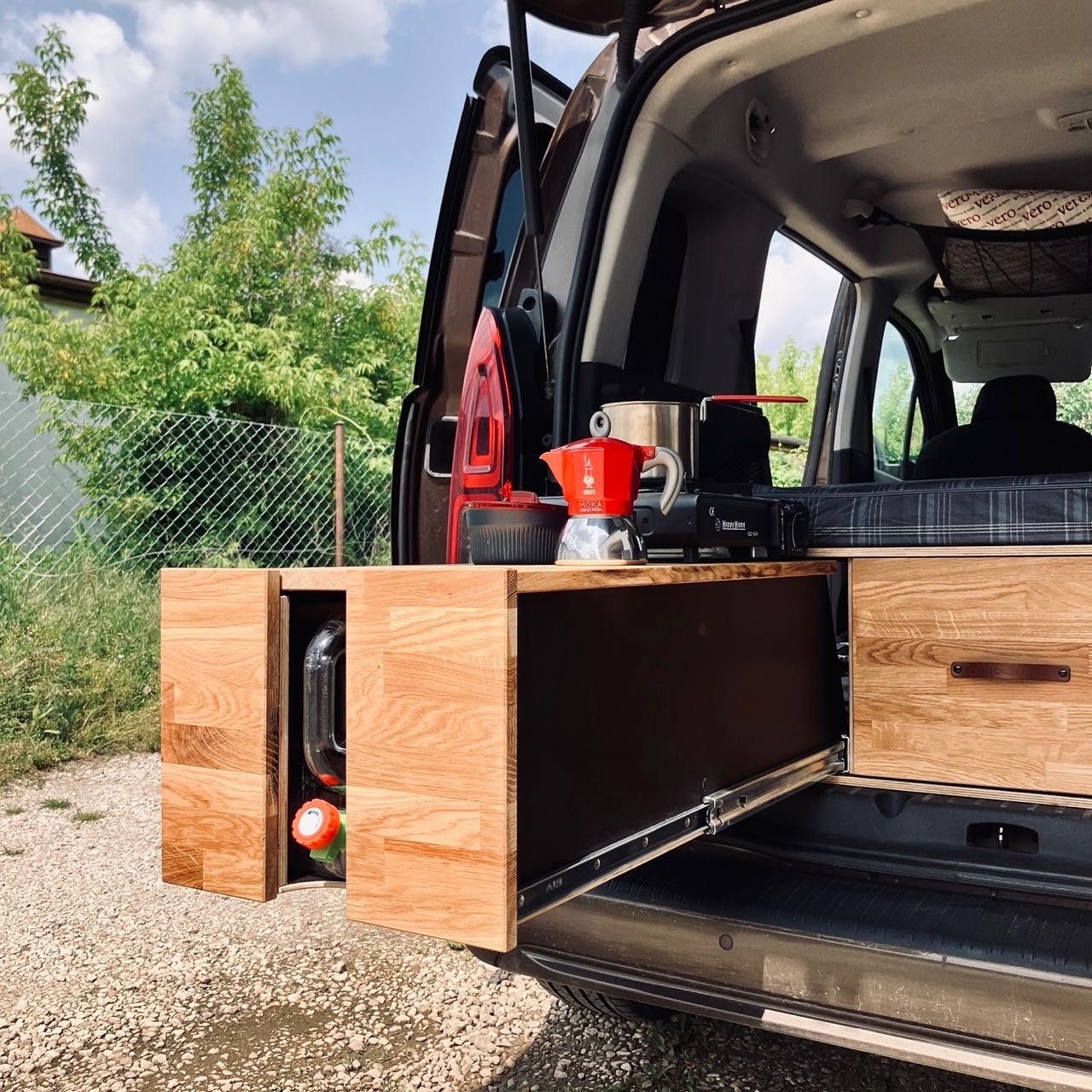 Zabudowa turystyczna kempingowa sportowa Fiat Doblo kamper camper