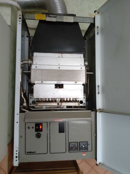 Котел газовий двухконтурний," vaillant"