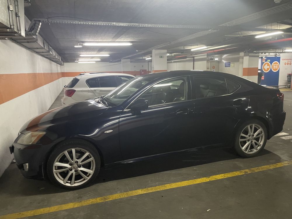 Lexus is220d como novo