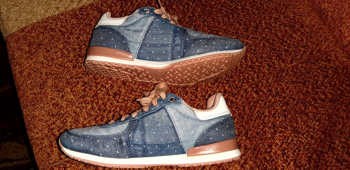 Buty sportowe Pepe Jeans r.35 wkładka 22,2  lekkie