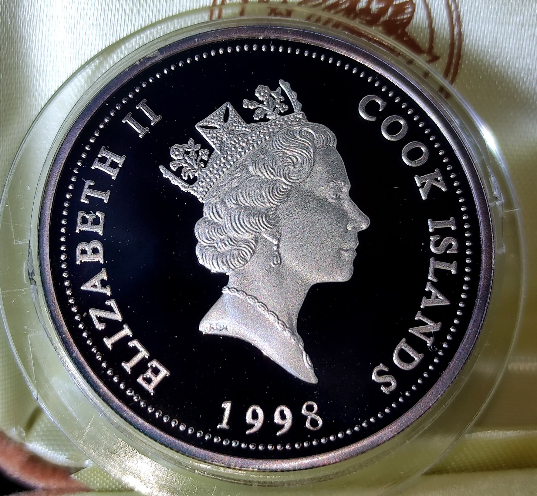 Серебряная монета Летучая мышь 1 доллар 1998 Острова Кука 31 грамм 999