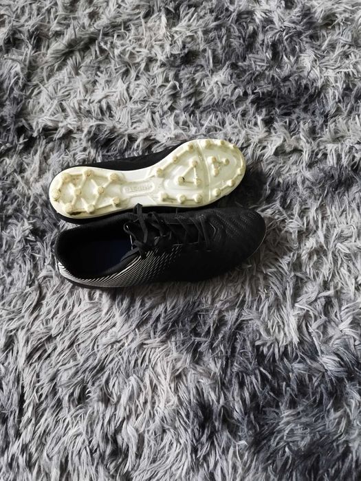buty piłkarskie korki