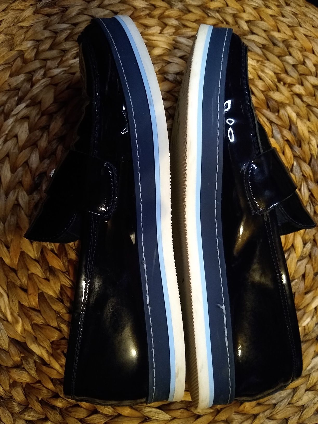 Buty z lakierowanej skóry, Uniseks, Roz. 40 / 26,7 cm