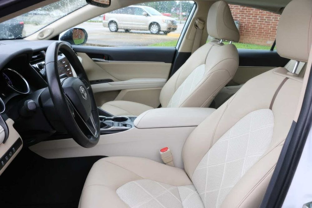 Toyota Camry      2019