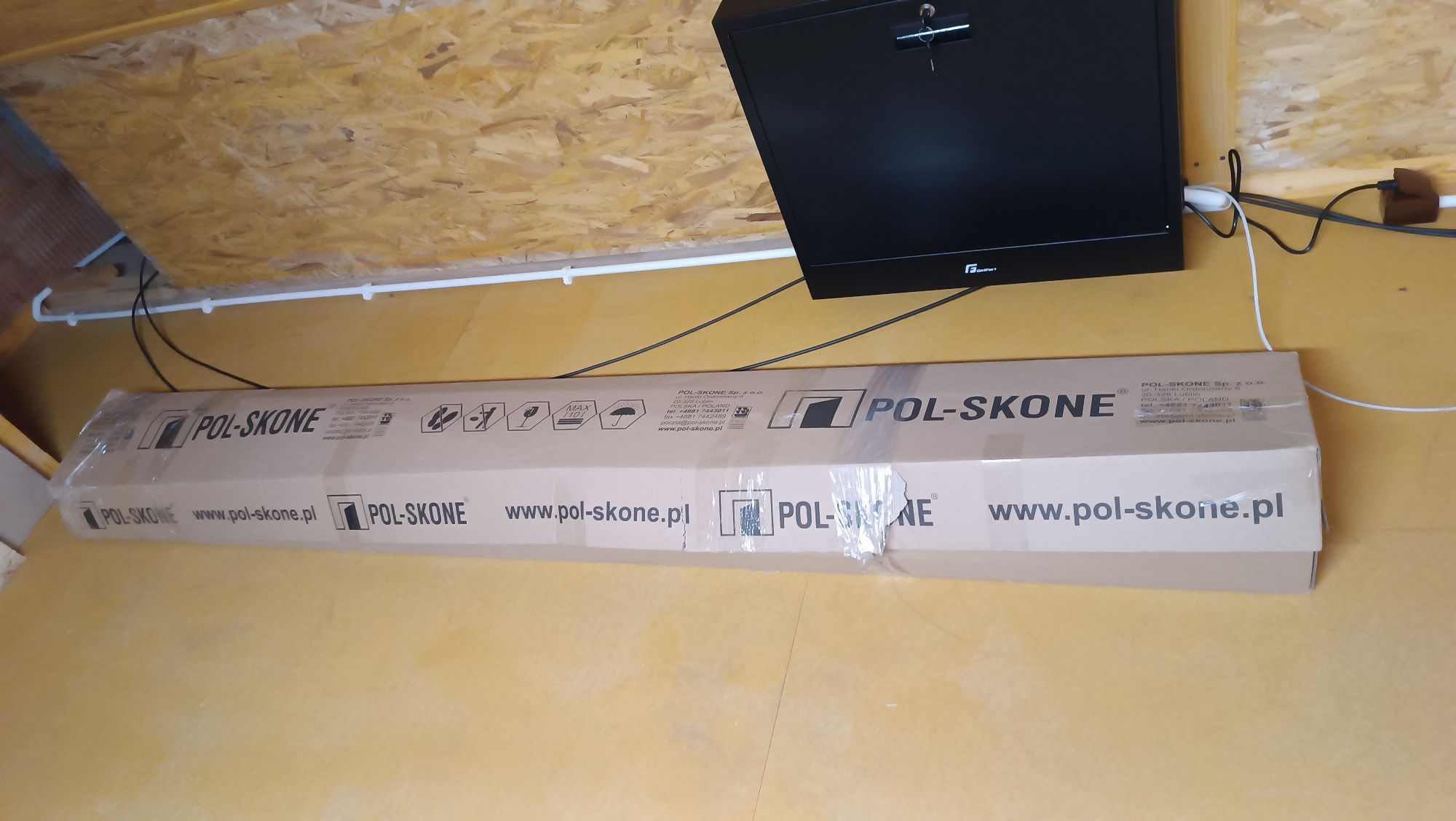 Nowe drzwi z ościeżnica