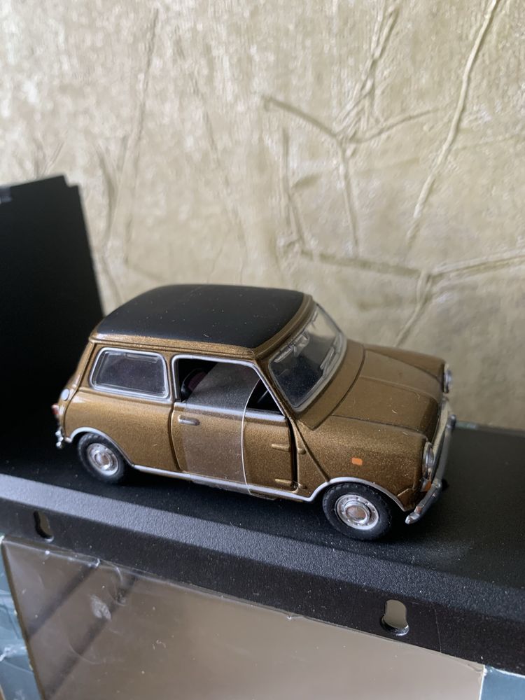 Модель Саrarama Ford Crown, Mini Cooper 1/43