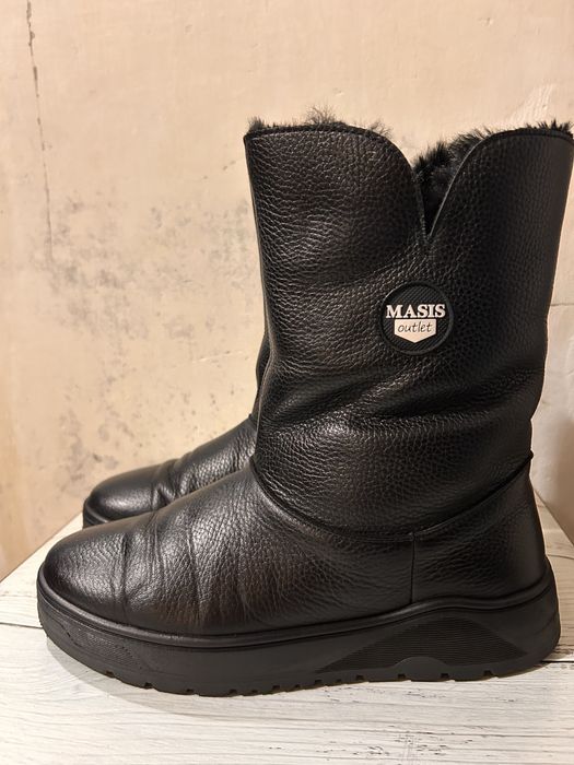 Зимові шкіряні жіночі чоботи