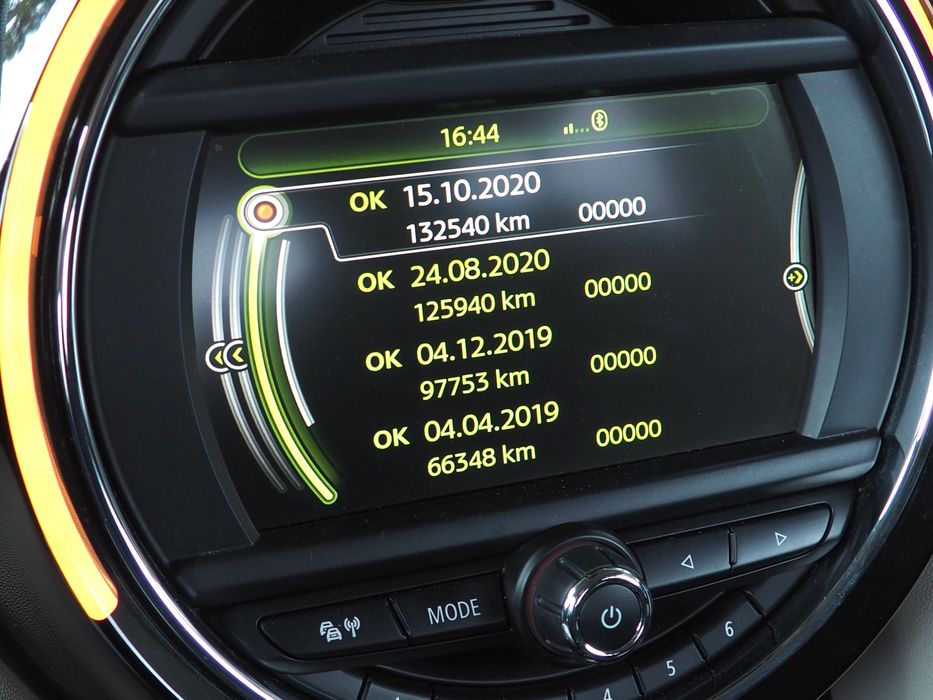 Mini Cooper D 1.5 automático (modelo 2018), gasóleo, GPS, JCW jantes