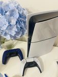 PlayStation 5 Digital 1TB + 2 pady (fioletowy + biały)