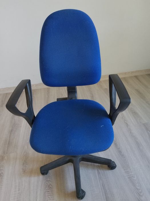 Fotel biurowy niebieski