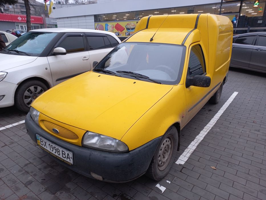 Ford Courier 5 місць 1.8 Дизель + прицеп