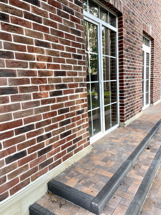 Дом в коттеджном городке в лесной Буче.