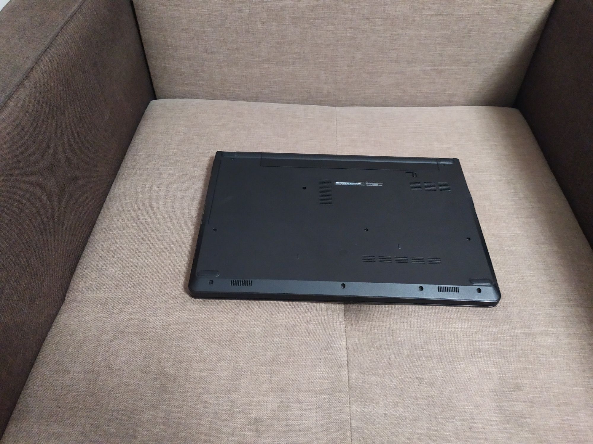 Ноутбук Dell Inspiron 15-3552,4 ядра 4 потоки,ram 8/ssd 120 gb