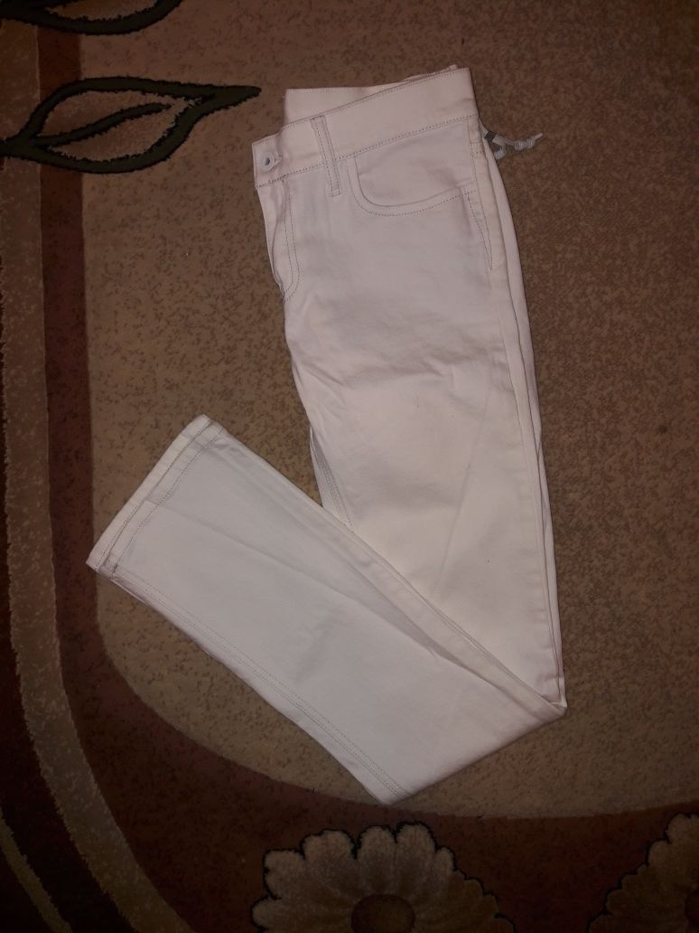 Diesel LIV białe spodnie jeansowe W28L32