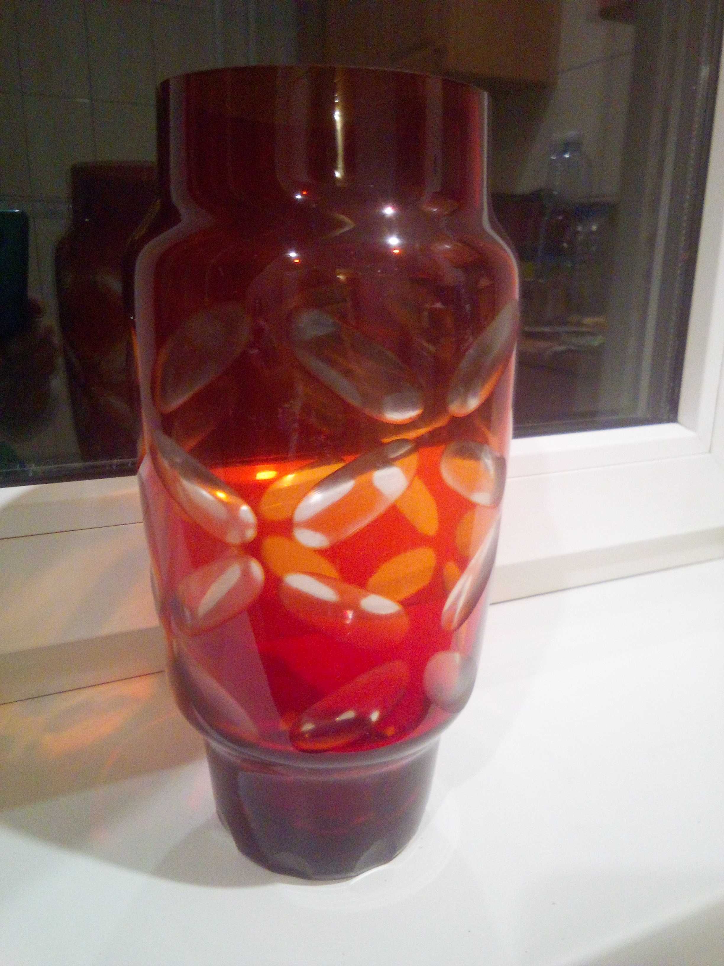 Винтажная большая ваза красное стекло