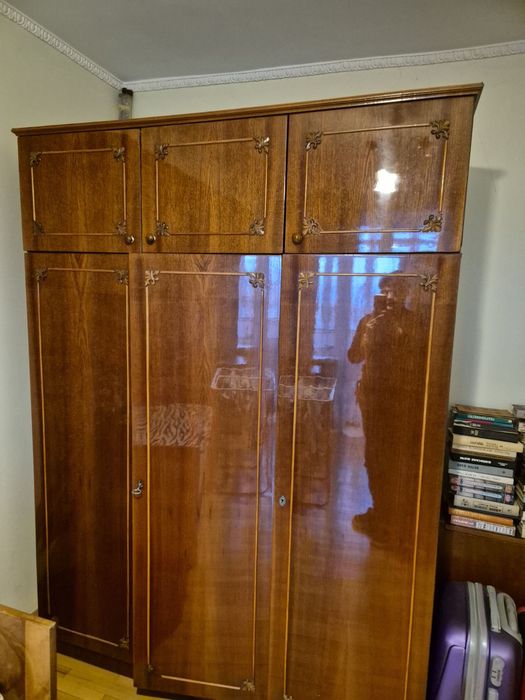 Шафа тридверна терміново