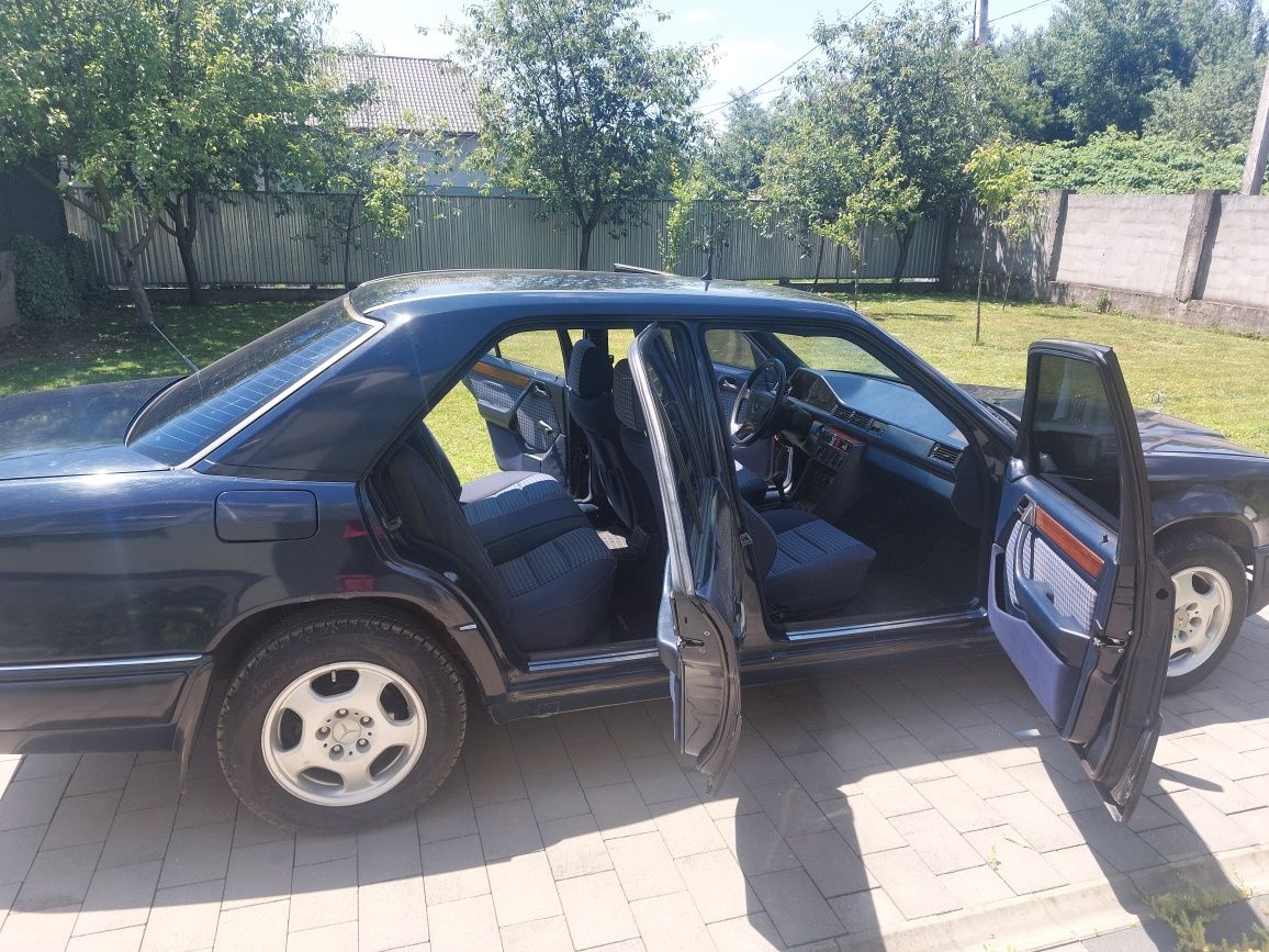 Mercedes w124 220