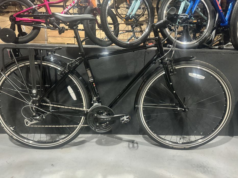 Rower 28 Fuji Touring LTD shimano alivio 3x9