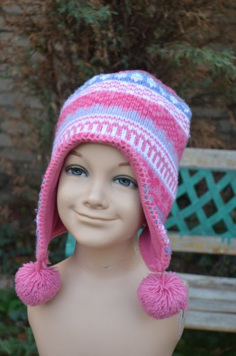 Красивейшая зимняя шапочка для девочки, со скандинавскими узорами