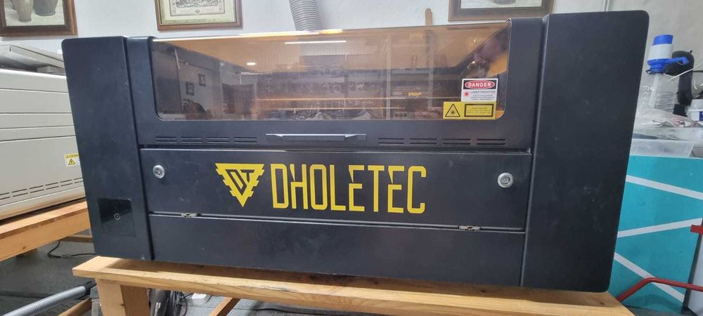 Máquina de gravação e corte a laser Dholetec