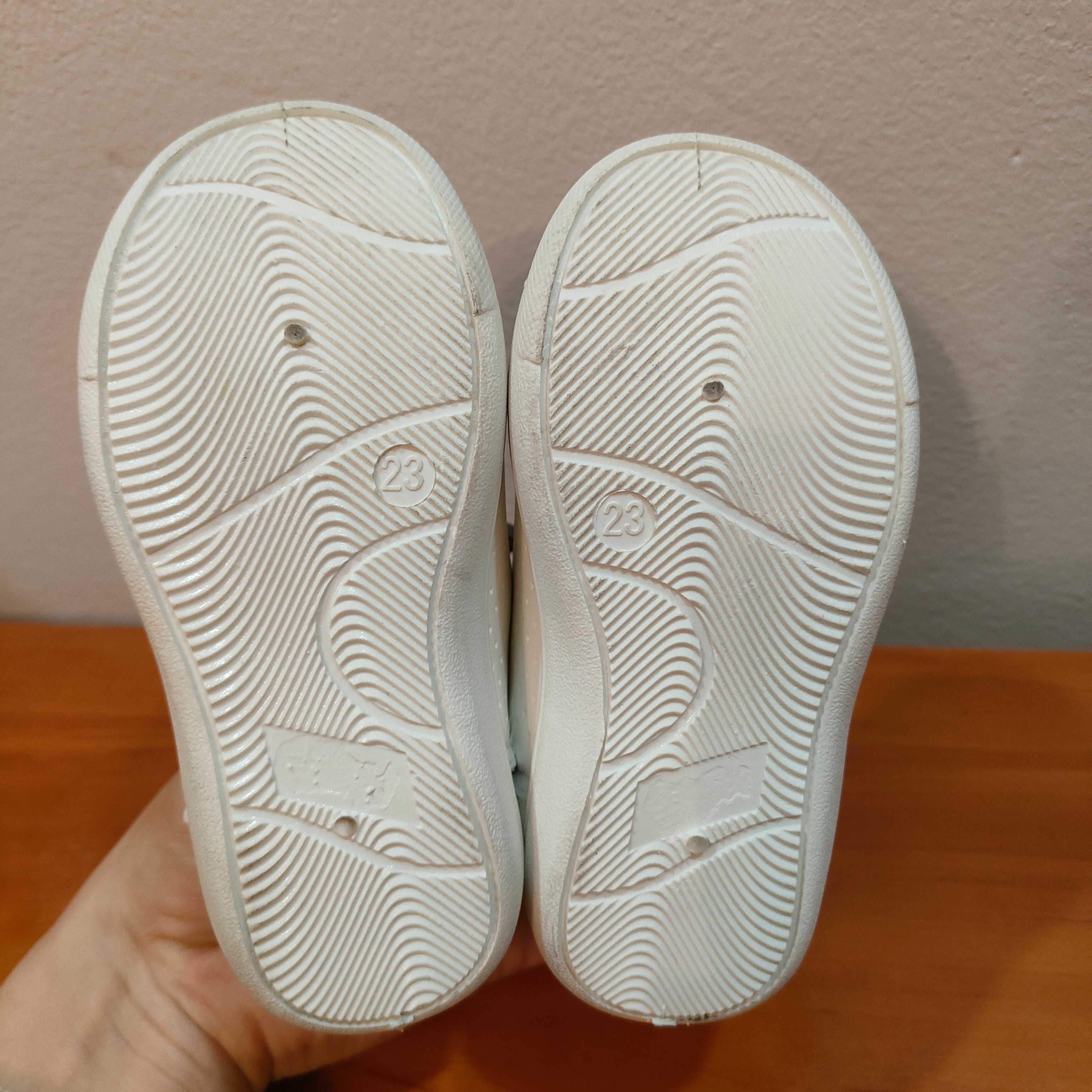 Białe trampki 23 buty chłopięce wiosenne