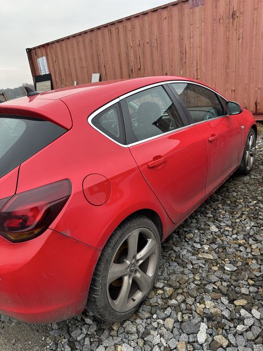 Opel Astra J 1.6 TURBO 180KM