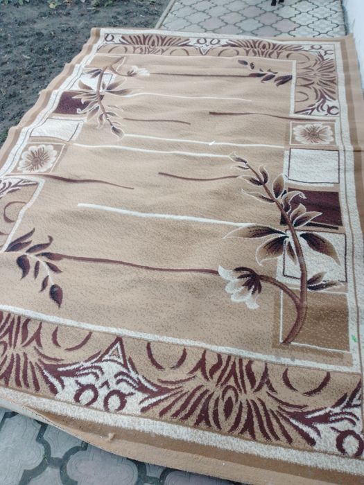 Продам килим 700гр.