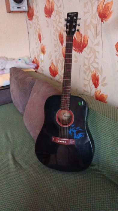 Продам гитару Maxwood