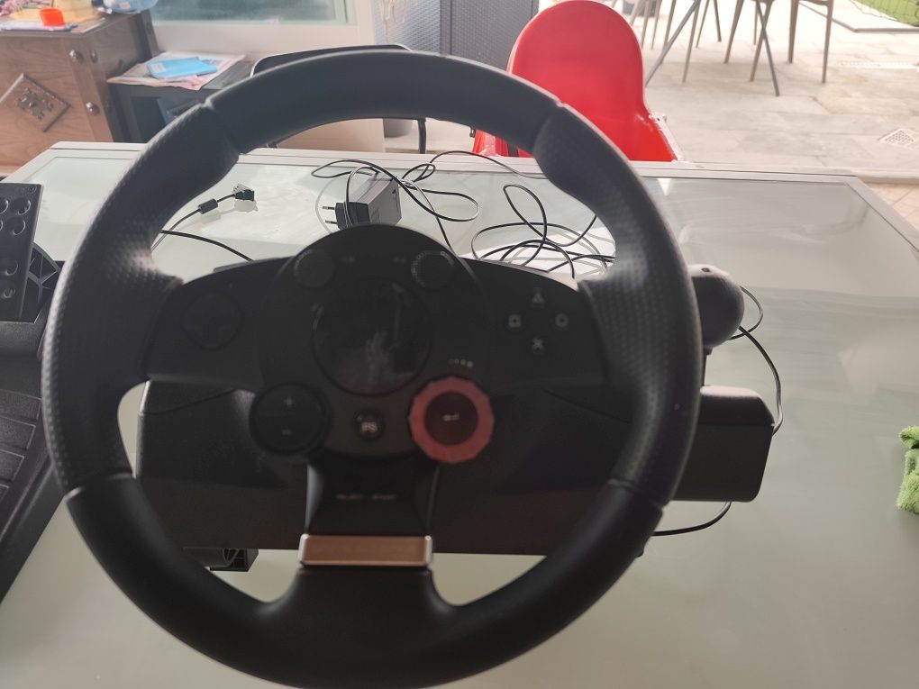 Volante Logitech Driving Force GT