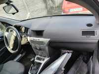 Opel Astra H deska rozdzielcza konsola poduszki pasy komplet