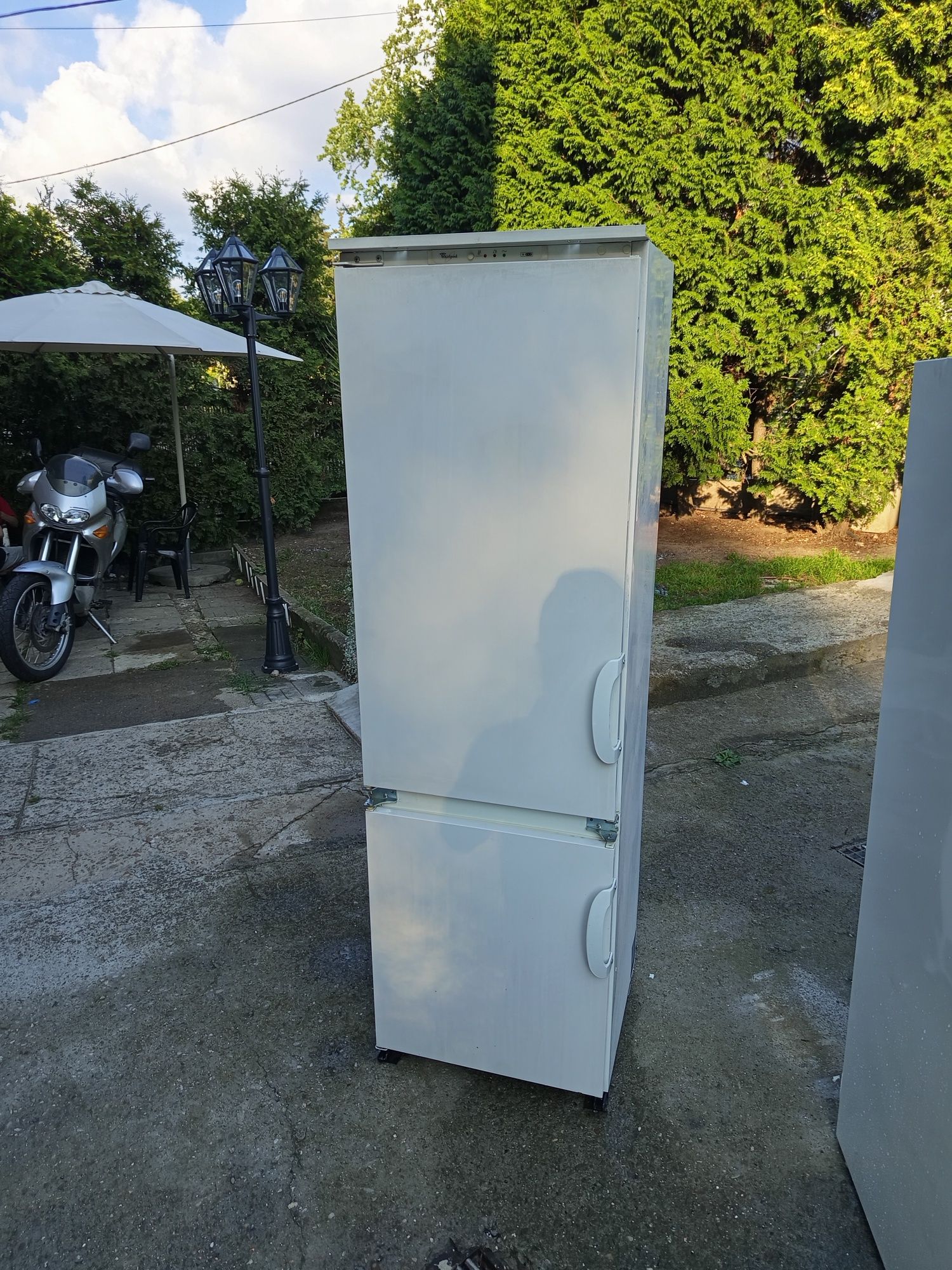 Sprzedam lodówkę Whirlpool sprawną