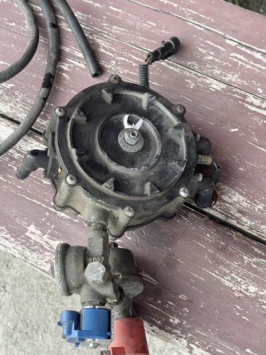 Продам комплект ГБО V8