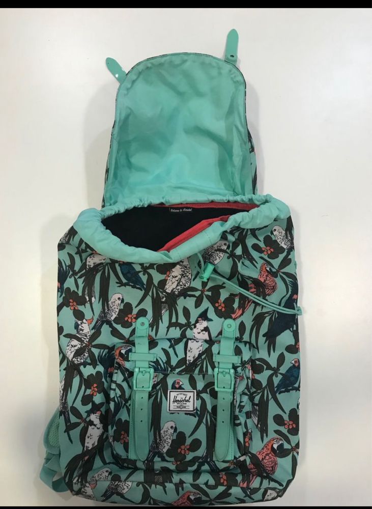 Mochila Herschel com motivos fauna